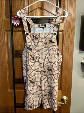 Women’s 2FlyCo Beige Western Print Overall shorts size Medium